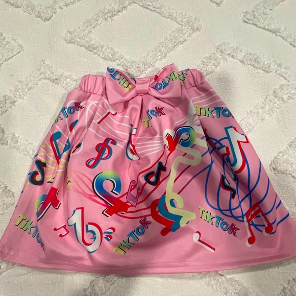Kids Tik Tok skirt - Picture 1 of 2